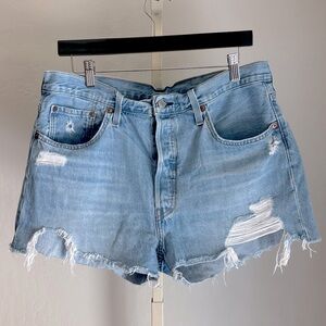 Levi’s Women’s Distressed Cutoff Shorts Light Wash Hi waist 501, Size 33